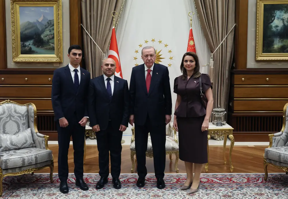 Rəşad Aslanov etimadnaməsini Ərdoğana təqdim etdi