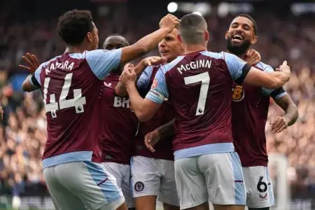 “Aston Villa” və "AEK Afina"dan Çempionlar Liqasında möhtəşəm start 