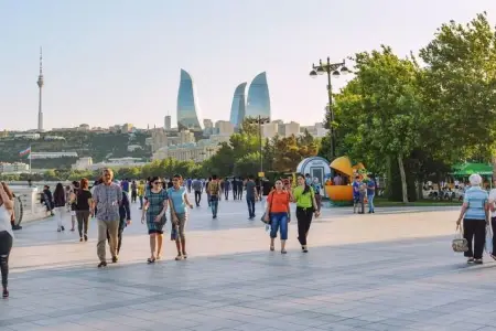 Bakıda nə qədər əhali yaşayır?