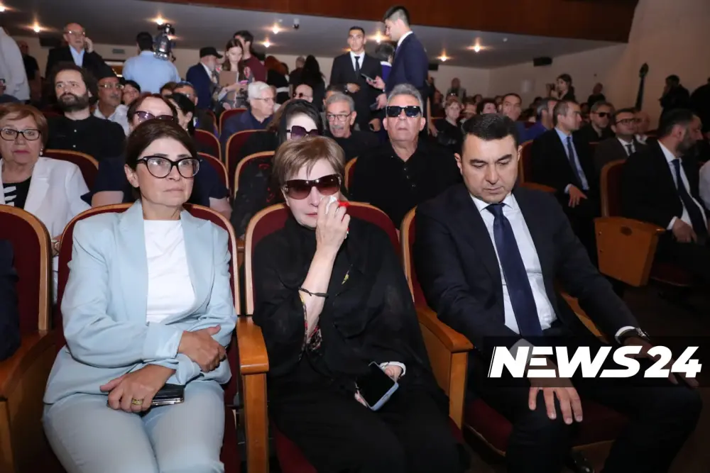Aleksandr Şarovski dəfn edildi - FOTOLAR - VİDEO - YENİLƏNDİ 2