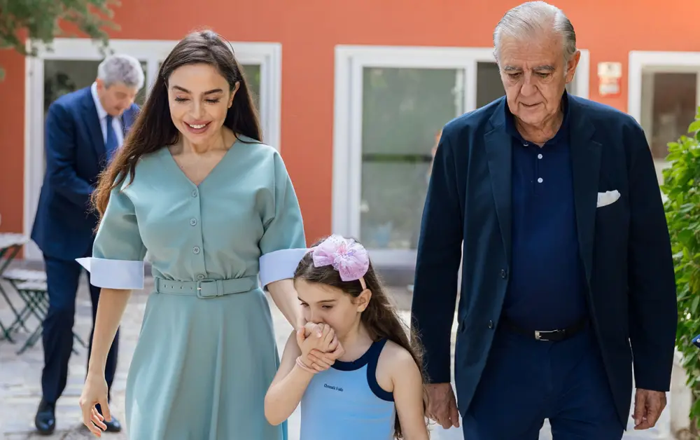Leyla Əliyeva Madriddə qayğıya ehtiyacı olan uşaqlar üçün məktəbdə - FOTOLAR