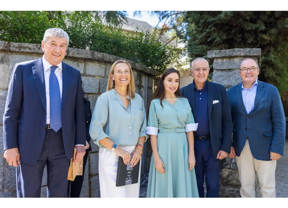 Leyla Əliyeva Madriddə qayğıya ehtiyacı olan uşaqlar üçün məktəbdə - FOTOLAR