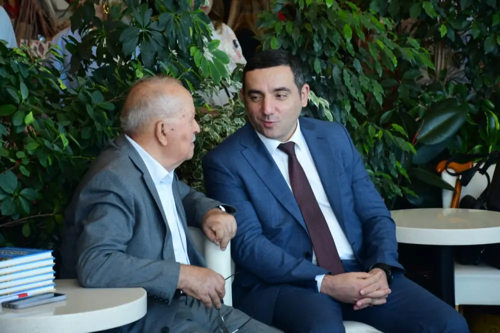 Bilik Günü ilə bağlı tədbir keçirildi - "Əyləncəli geologiya" kitabı təqdim olundu