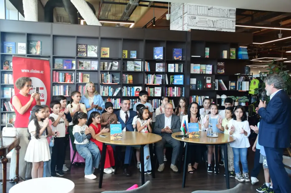 Bilik Günü ilə bağlı tədbir keçirildi - "Əyləncəli geologiya" kitabı təqdim olundu