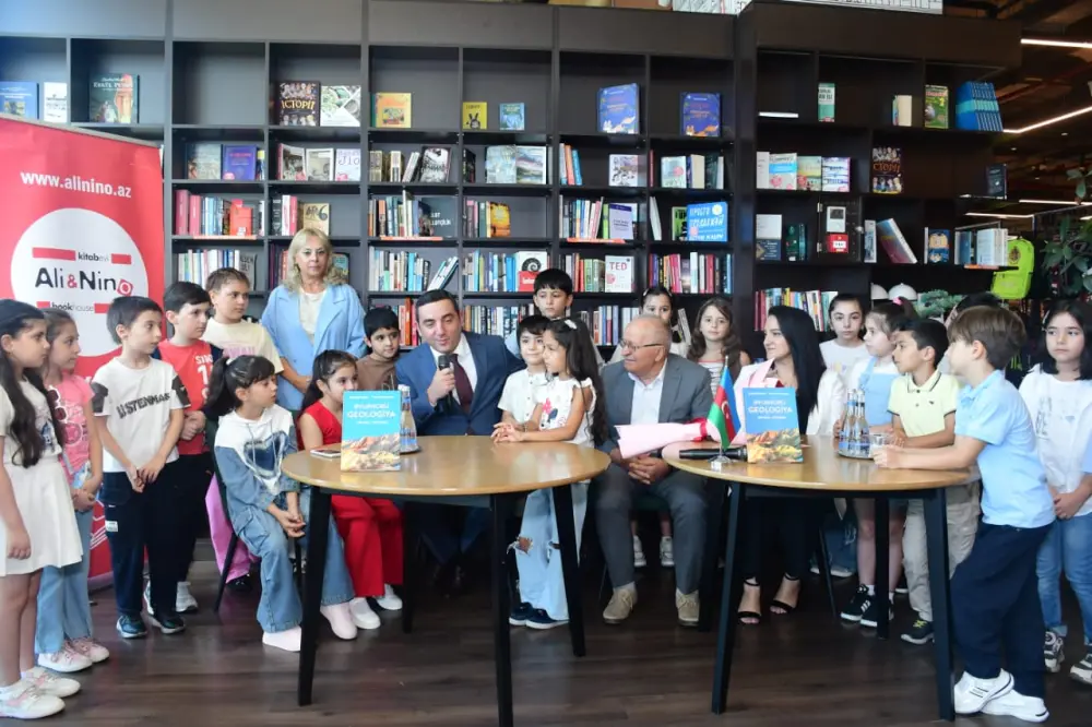 Bilik Günü ilə bağlı tədbir keçirildi - "Əyləncəli geologiya" kitabı təqdim olundu