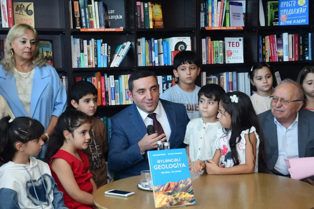 Bilik Günü ilə bağlı tədbir keçirildi - "Əyləncəli geologiya" kitabı təqdim olundu