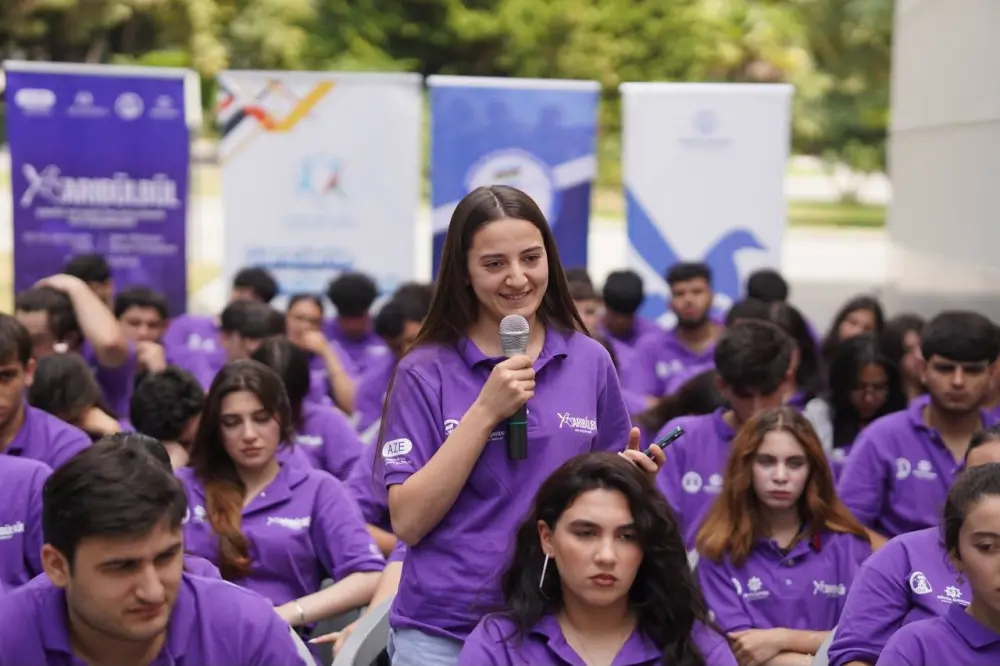 “Xarıbülbül” şəhid və qazi övladlarının yay düşərgəsi keçirildi