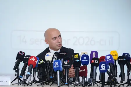 Azərbaycanda 40-dan çox şagirdi olan neçə sinif var?