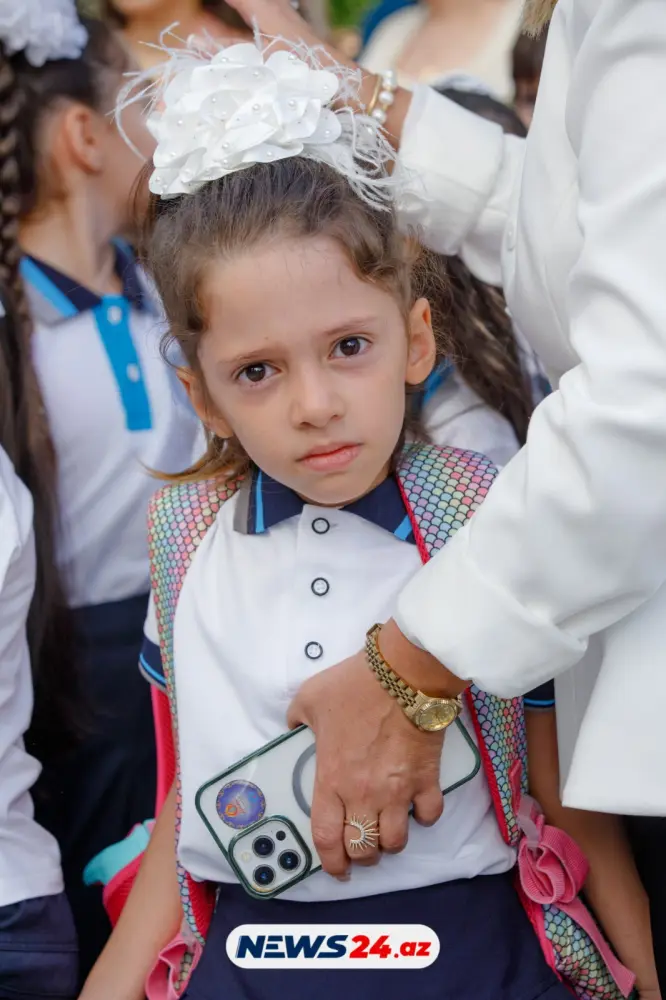 Kimisi sevindi, kimisi ağladı... - Birincilərin ilk günü - FOTOREPORTAJ