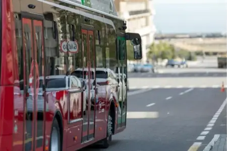 Sərnişinlərin nəzərinə: Bakıda bəzi marşrutların dayanacaqları dəyişdirildi — FOTO