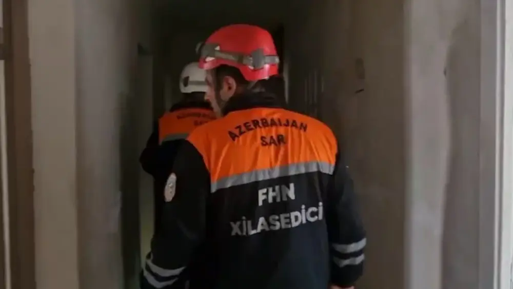 Bakıda yaşayış binasında partlayış - Xəsarət alan var -YENİLƏNDİ