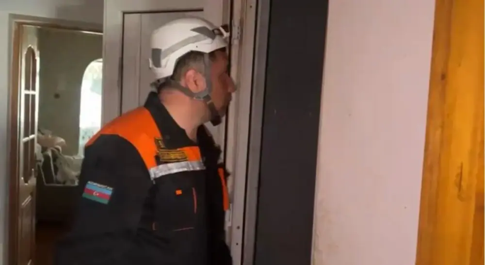 Bakıda yaşayış binasında partlayış - Xəsarət alan var -YENİLƏNDİ