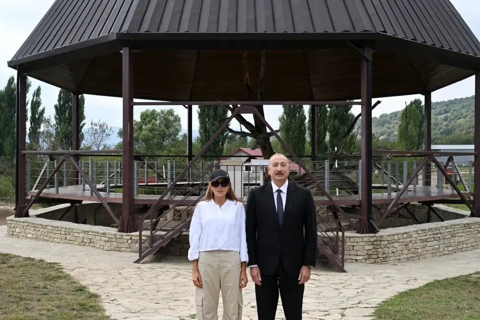 Prezident ziyarətgahda konservasiya işləri ilə tanış oldu – FOTOLAR