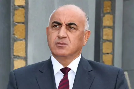 Həbsdə ölən sabiq icra başçısının binası satışa çıxarıldı