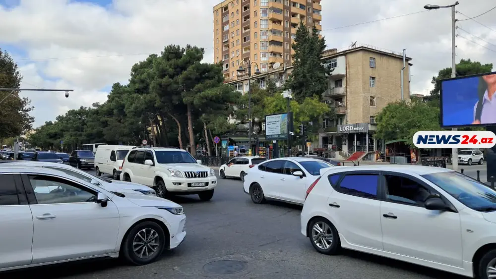Bakıda bu küçələrin kəsişməsində işıqforlar işləmir - FOTO