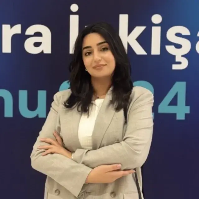Hasil Abbasov gənc xanıma vəzifə verdi - FOTO