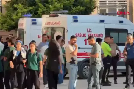 Türkiyədə liseyə silahlı hücum - Yaralananlar var