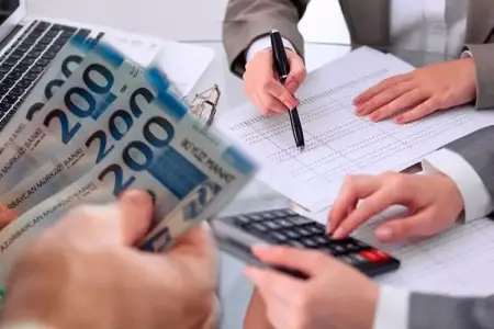 Mərkəzi Bank "İdeal Kredit"i cərimələdi