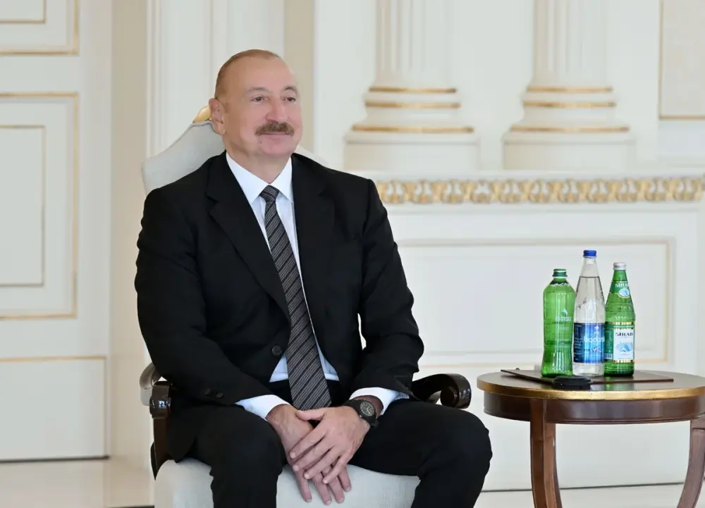 İlham Əliyev yeni səfiri qəbul etdi - FOTO