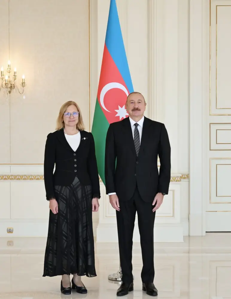 İlham Əliyev yeni səfiri qəbul etdi - FOTO