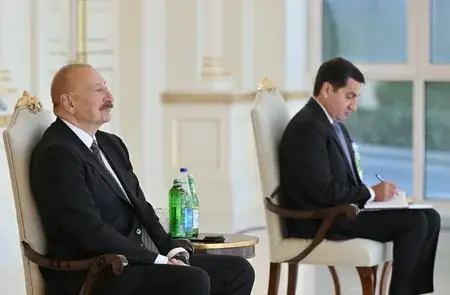 İlham Əliyev yeni səfiri qəbul etdi - FOTO