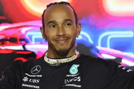 7 qat “Formula 1” çempionu Hamilton Bakıda - VİDEO