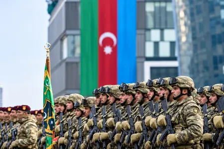 Hərbçilərin maaş və pensiyaları artırılır