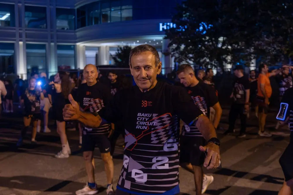 "Formula 1" trekində ilk kütləvi qaçış - Nazir də iştirak etdi - Fotolar
