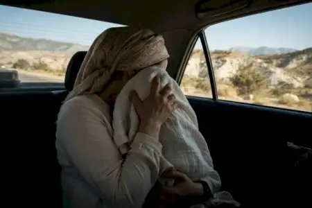 Nəvəsini öldürərkən maqnitofonun səsini artırıb - Nənənin cinayətinin dəhşətli detalları