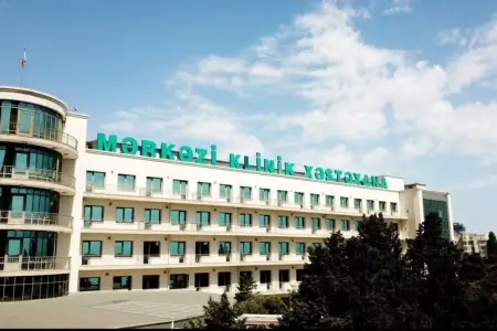 Həkim anama “oğlun pulu ödəmir” dedi- Mərkəzi Klinikadan şikayət