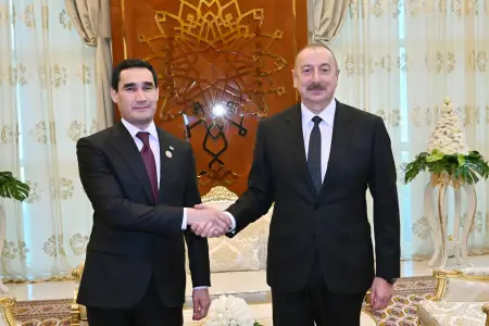 İlham Əliyev Türkmənistan Prezidentini təbrik etdi