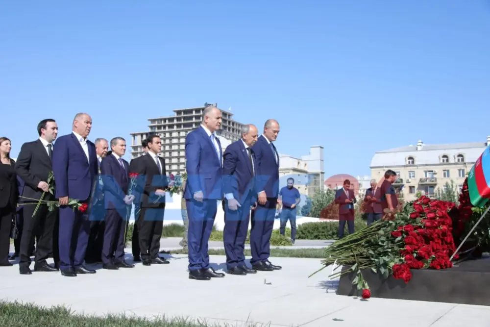 Dövlət və hökumət rəsmiləri Zəfər parkında - FOTOLAR