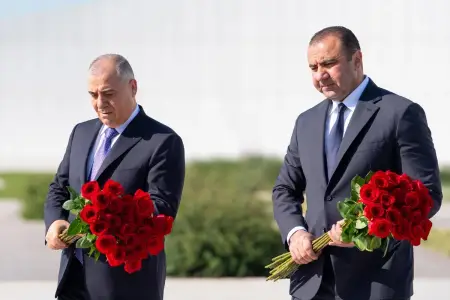 DTX və XKX rəisləri Zəfər parkını ziyarət etdilər