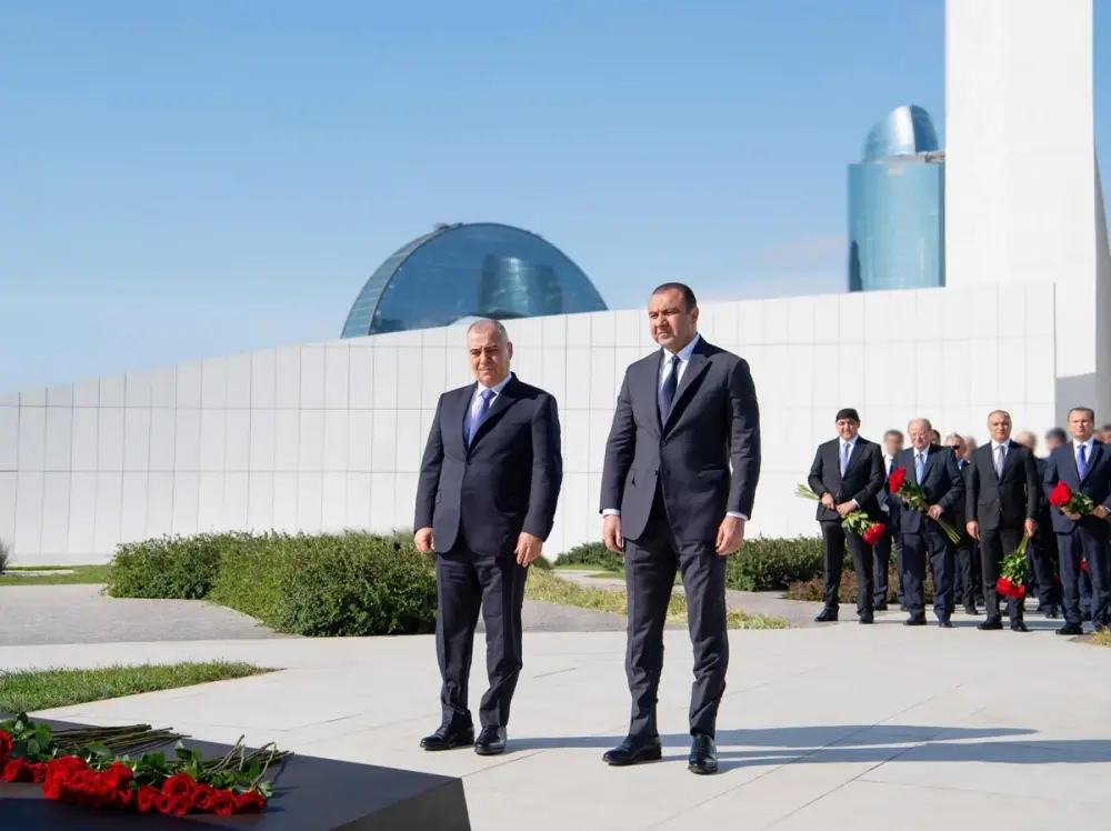 DTX və XKX rəisləri Zəfər parkını ziyarət etdilər
