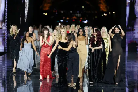 Paris Moda Həftəsində ulduz yağışı- Fotolar