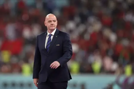 FIFA prezidenti Bakıya gəldi