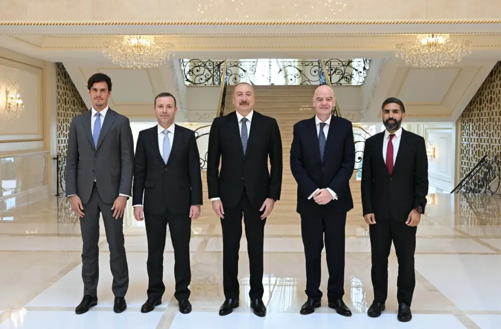İlham Əliyev FİFA-nın prezidentini qəbul etdi