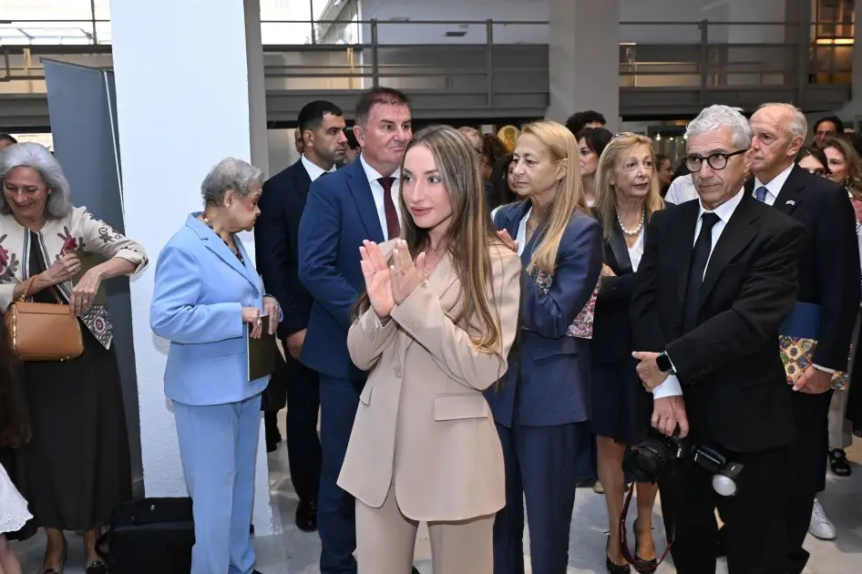 Leyla və Alyona Əliyevalar sərgidə - Fotolar