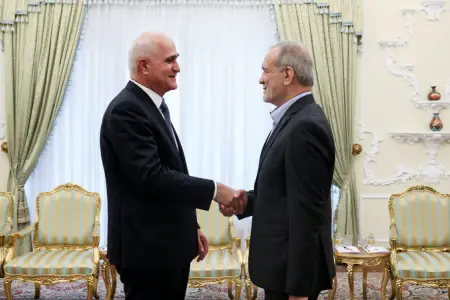 Şahin Mustafayev Pezeşkianla görüşdü