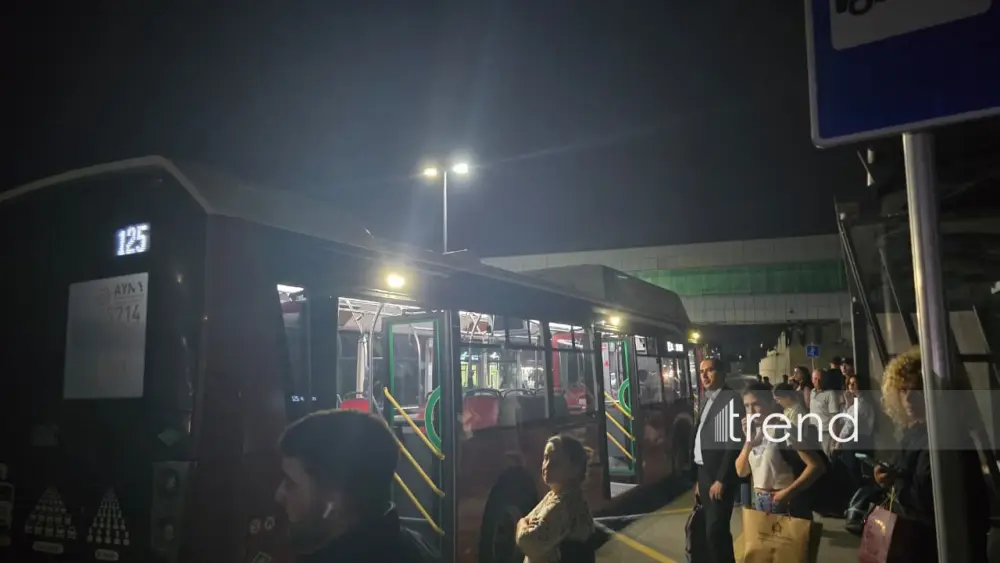 Bakıda 125 nömrəli avtobusda texniki nasazlıq yaranıb, sərnişinlər yolda qaldı