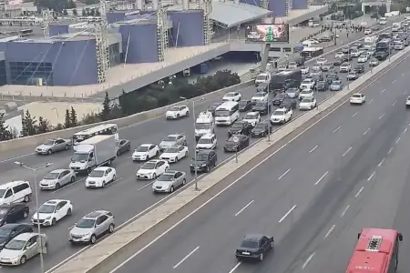 Bakının bir sıra yollarında tıxac var