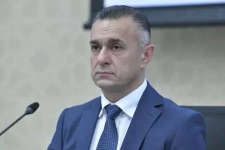 Nazir 20 ilin prorektorunu işdən çıxardı - Foto