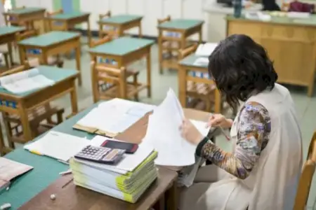 Müəllimlərlə bağlı sərt açıqlama: “Bir əldə iki qarpız tutmaq olmaz”  