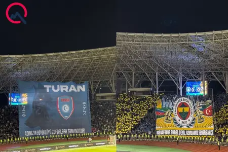 “Turan Tovuz” və “Fənərbaxça” azarkeşlərindən anlamlı pankartlar - Fotolar