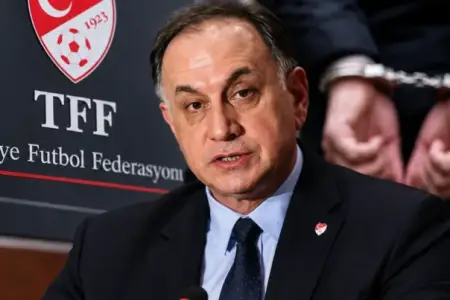 Türkiyə futbolunda böyük qalmaqal - Keçmiş MHK sədrinin həbsinin təfərrüatları