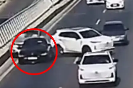 Həmin nişanı quraşdırmadı, zəncirvari qəzaya səbəb oldu - Video