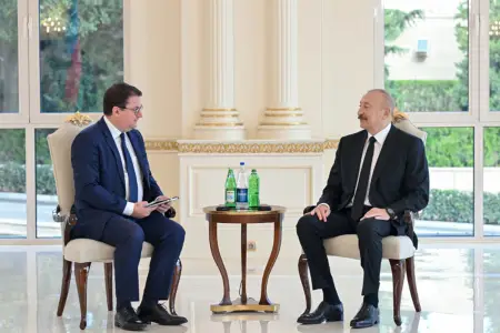 Prezidentlə görüşdə Azərbaycan dilini daha yaxşı öyrənəcəyini dedi - Fotolar