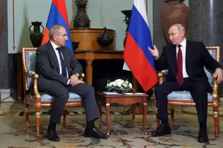 Putinlə Paşinyanın görüşü olacaq?