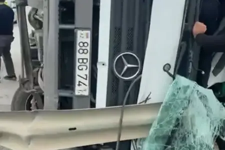 Bakı-Qazax yolunda ağır qəza - 3 ÖLÜ, 2 YARALI