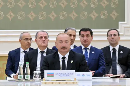 İlham Əliyev Türkmənbaşıda tədbirdə iştirak edir - FOTOLAR
